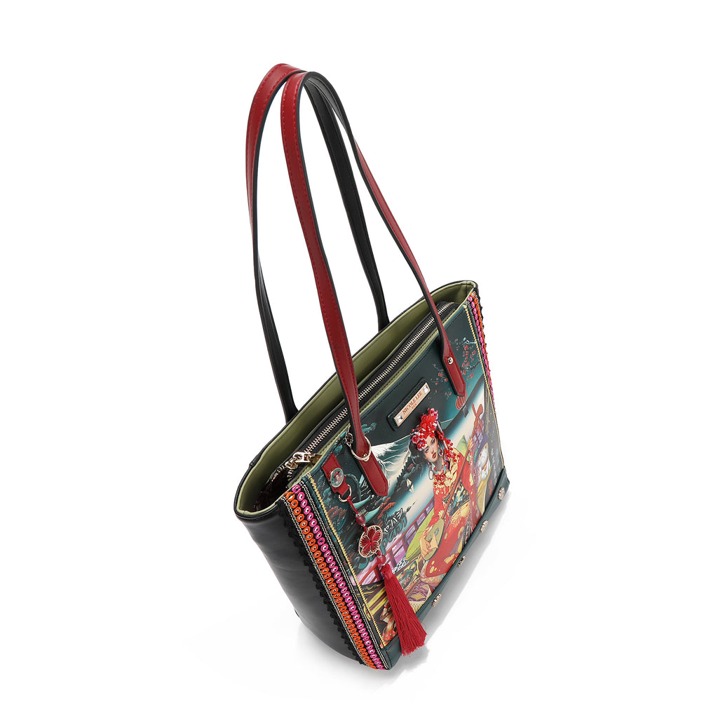 ALB17006 AKIKO LA BELLEZA