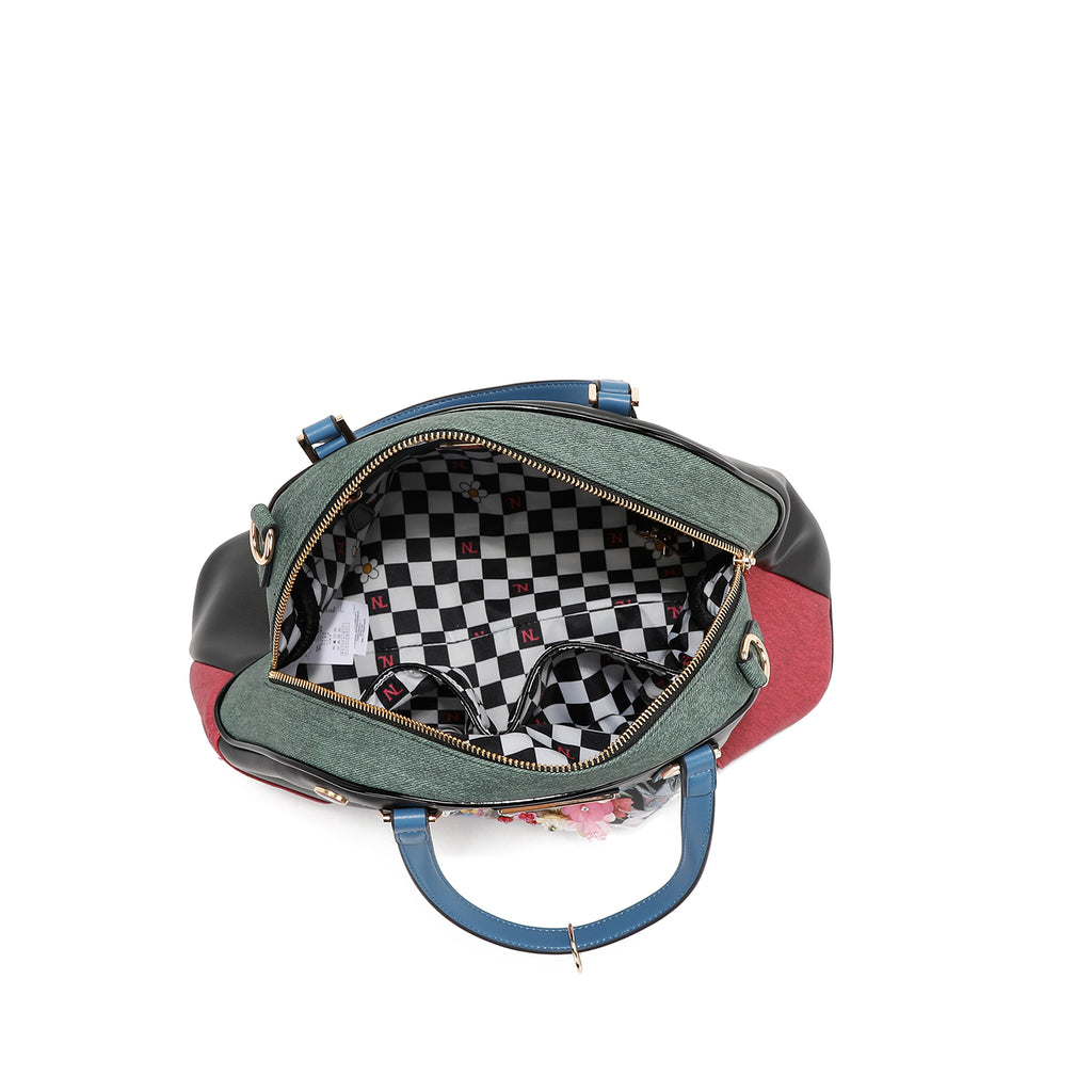 FY17069 FAMILY YEARBOOK