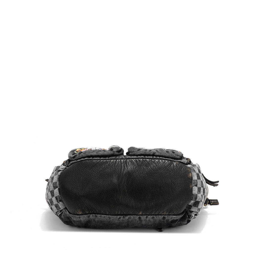 JS17137 FAMILY YEARBOOK